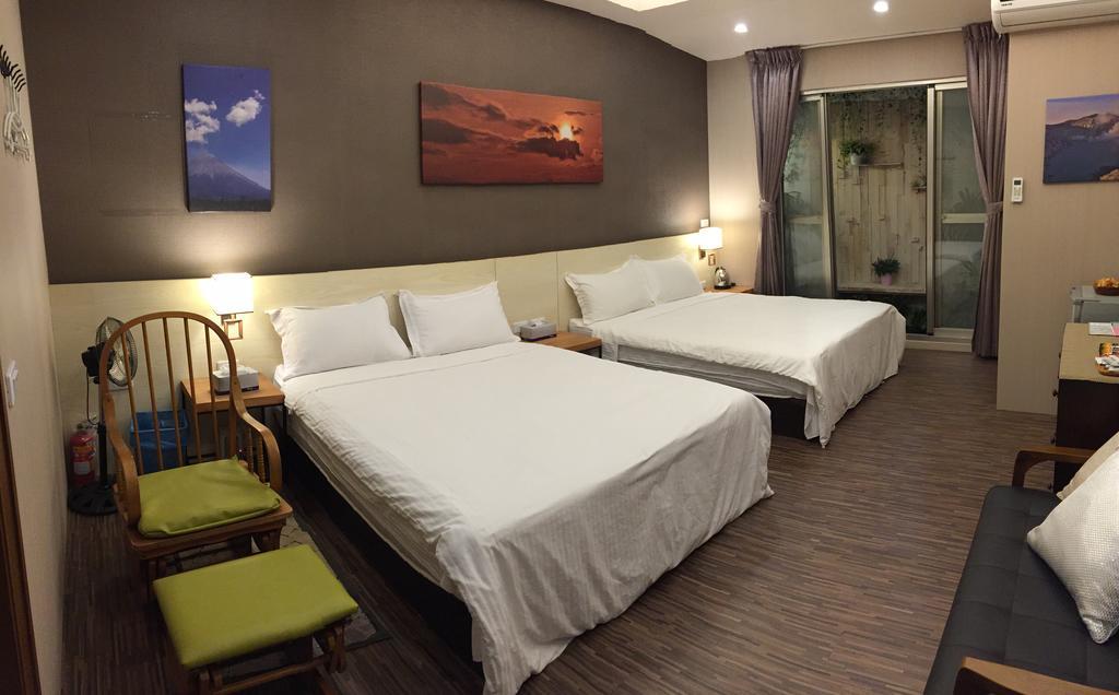 Cozy Cozy Hostel Тайнань Экстерьер фото