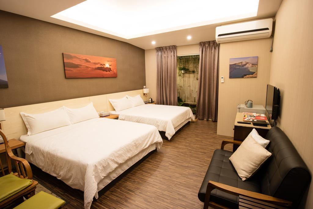 Cozy Cozy Hostel Тайнань Экстерьер фото